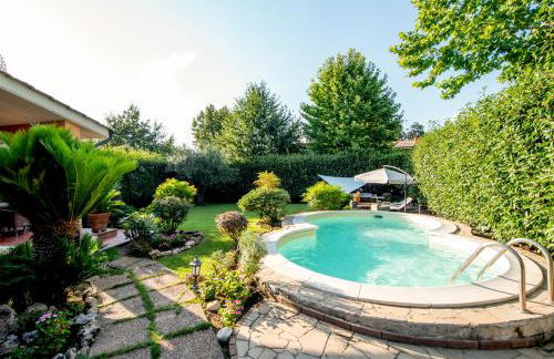 The Auroras nest - Photo 1