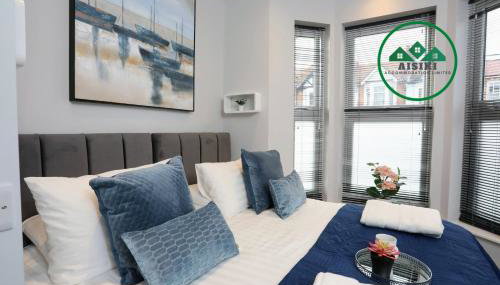 Aisiki Apartments at Stanhope Road, North Finchley, Airconditioned Multiple 2 or 3-Bedroom, Pet Friendly Duplex Flats, King or Twin Beds with Free Wi-Fi - Foto 2