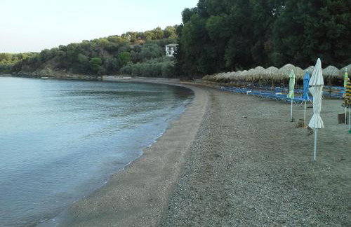 Beachfront home for 8, Kalifteri Beach, Afissos - Foto 1