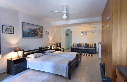 Sophia Villa Paros - Beachfront Villa at Lolantonis - Photo 14