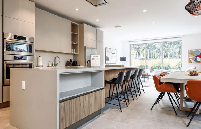 The Modernista 2 - Large Townhome With Pool - Foto 10