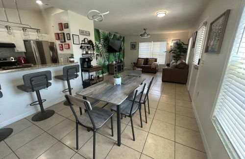 Tropical 3bed 2bath Lakeland Home on corner lot - Foto 3