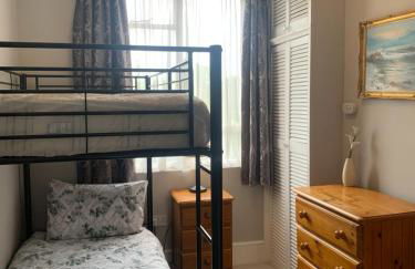 Grand 2 bed Georgian apartment at Florence House with king bed, in the heart of Herne Bay & 300m from beach - Foto 9