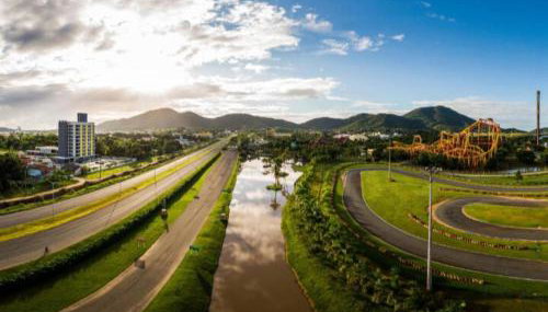 HOTEL SOLAR PEDRA DA ILHA - Ao lado do Beto Carrero World - Foto 3