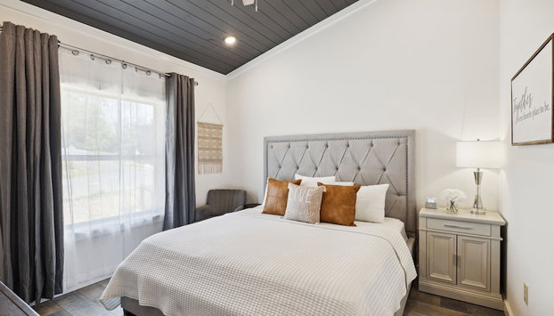 Sunset Chalet 2 Bedroom Cabin by RedAwning - Foto 3, Habitación