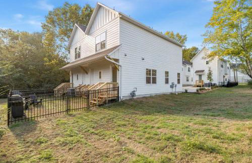 The Diamond-Half mi to Baum Walker Field-1 mi to DT - Photo 17