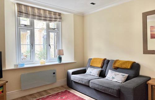 Sheplegh Court Charming Cottage and Pools within Stunning Grounds - Photo 9