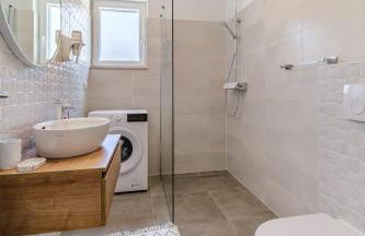 Villa Janie with a pool for up to 16 people - Photo 33