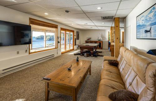 Hot Tub and Whale Watching! Scenic Sitka Escape - Foto 16