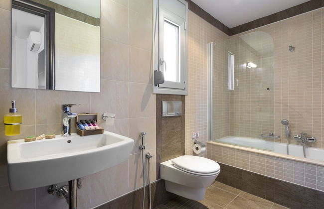 Quinn Hill Luxury Villa - Photo 13