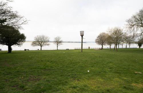 Thameside Terrace - 4Bed 3Bath near Purfleet train station - Photo 25