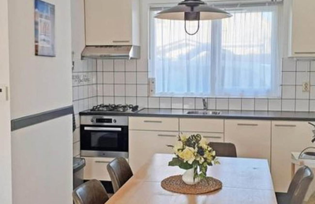 Cosy Bungalow Near the Beach - Photo 11