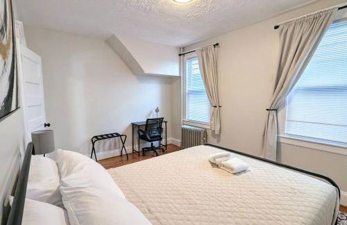 Cozy Gem 18Min to EWR, 8min > NYC Train + Parking - Foto 10