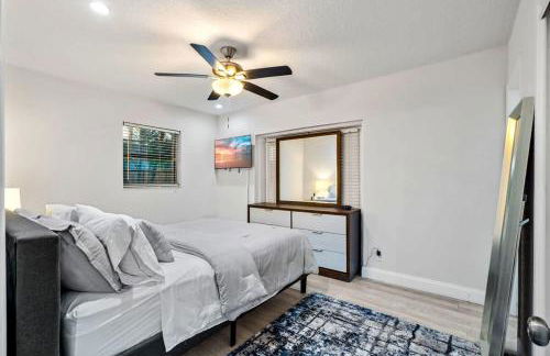 Tropical Getaway - Heated Pool & Patio Retreat - Foto 26