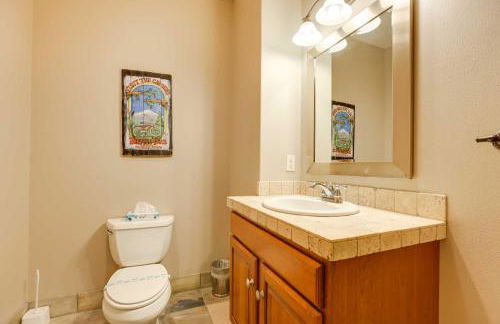 Indoor Entertainment Forested Sunriver Retreat! - Foto 15