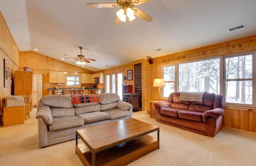 Minocqua Lakefront Cabin with Deck - Foto 4