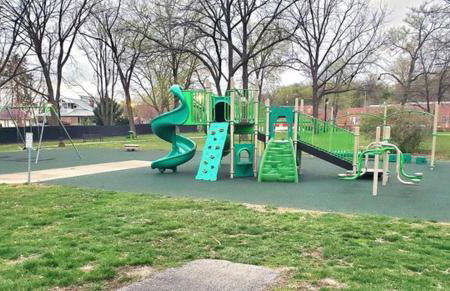 Home in Kansas City 15 mins to KCI with a KING bed and workspace - Foto 32