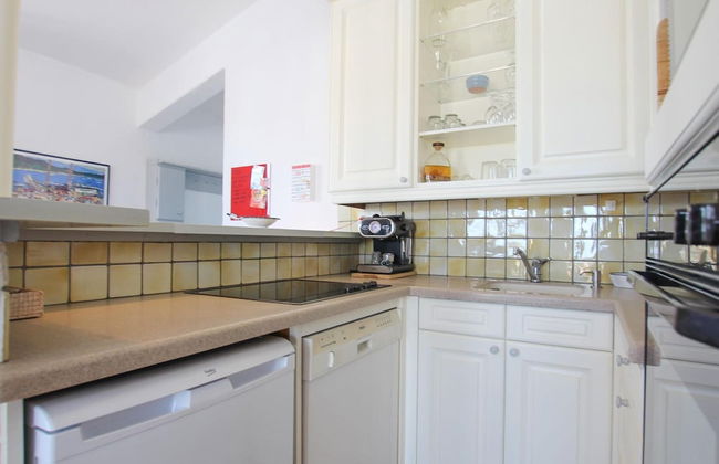 Modern Apartment in Port Grimaud Near the Beach - Photo 8