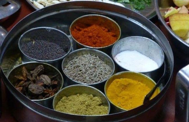 Cours de cuisine et repas avec une famille indienne - Photo 2