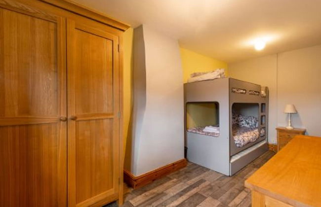 Host Stay Honeysuckle Cottage - Photo 19