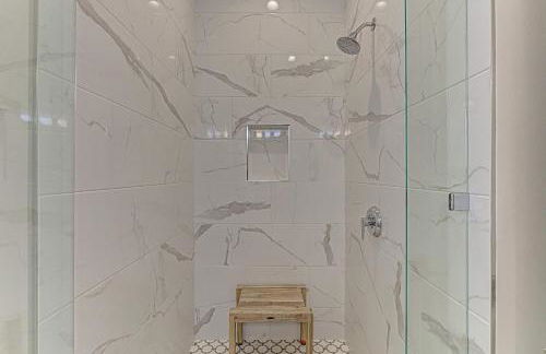 Immaculate Waterfront Family Home for 16 w Private Dock - Foto 62