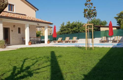 Villa in Brtonigla With Private Pool - Foto 16