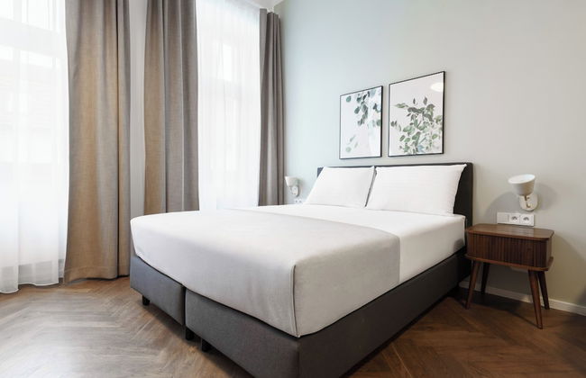 Limehome Prague Halkova - Foto 12