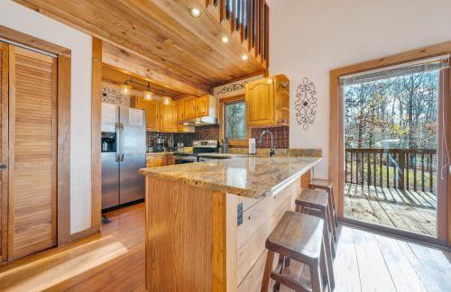 Lakeside Lodge - Lakefront home with private dock & hot tub - Foto 44