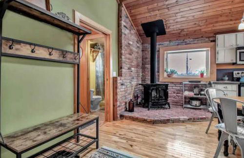 Rustic Cabin Wood Fireplace & Large Deck - Foto 29