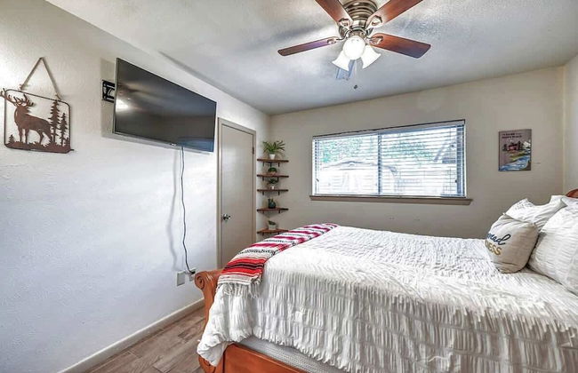 Kerrville Hidden Gem With Firepit and Grill - Great Location - Foto 6