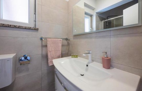 2 Bedroom Stunning Home In Zeliski - Foto 13