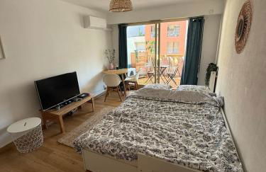 Bohemian studio in Menton close to sea with parking - Foto 1