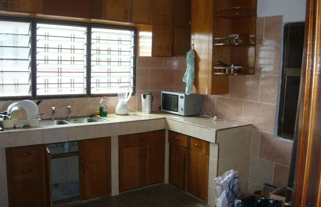 3 Bed House Sleeps 6 - Parking, Wifi, Generator - Foto 12