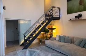 Exklusives Architektenhaus, Pool und Privateinfahrt - Foto 1