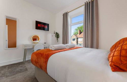 Metrolink Steps Away • Fast City & Airport Links - Foto 30