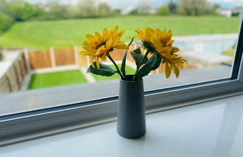 Modern Family Home with Off-Road Parking - Foto 24