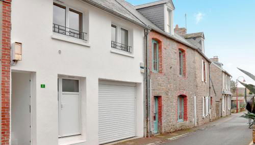 1 Bedroom Cozy Apartment In Carolles - Foto 1