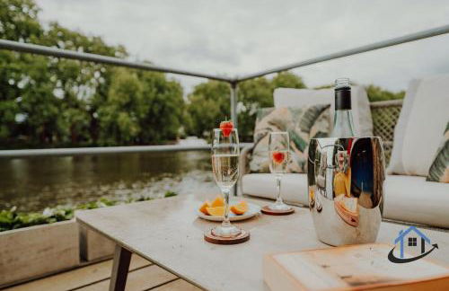 Unique Boathouse, detached free parking x4 cars - Foto 11