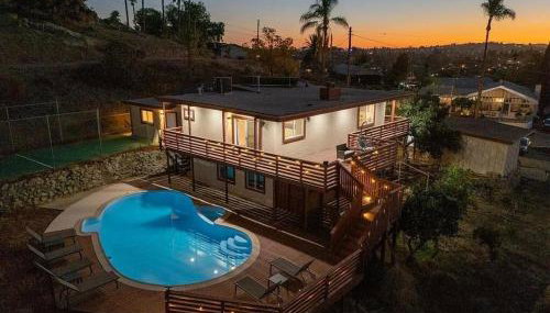 Mountains Views with Pool & Basketball, Relax & Play! - Foto 2