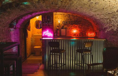 Luxury House Sleeps 14 With Secret Bar Near Bath - Photo 78