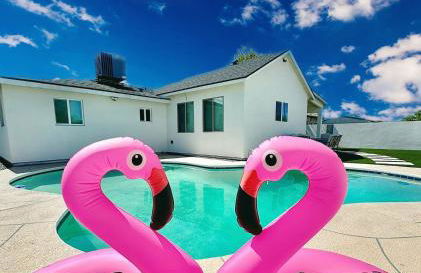 NEW PHX Pool Home With Deep End and Central Location - Foto 1