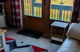 Enlli Fach cabin sleep's 2 adults and 2 children 2 dogs welcome not suitable for contract workers due to parking height restrictions - Photo 62