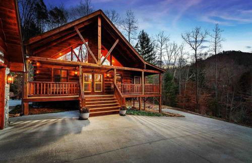 Fully Stocked Cabin Retreat w/ Game Room & Pond! - Foto 13