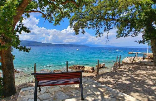 Villa with nice pool, luxuriously furnished, quiet area - by TRAVELER tourist agency Krk ID2389 - Foto 9