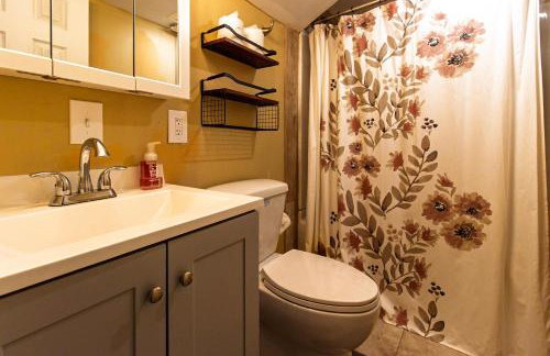 Ground-Level 2B2B Apt in Bryn Mawr w Parking - Foto 14