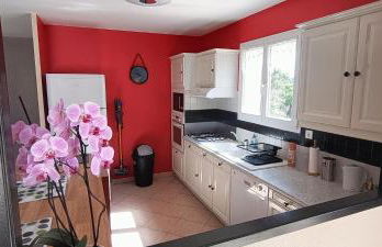 Gîte myosotis Piscine Privée 4 Chambres - Foto 10