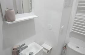 Berthelot Design au pied du tram et proche métro - Foto 10