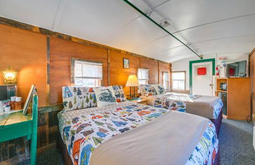 Historic Cupola Caboose with Mountain Views in Elbe - Photo 8