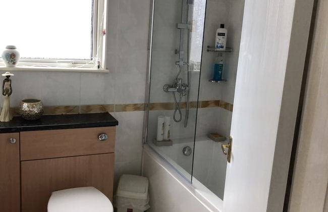 Limegrove, Comfortable Three Bedroom House - Photo 18