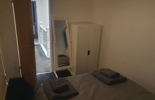 The hawthorns large detached 3 bedroom family home - Photo 39